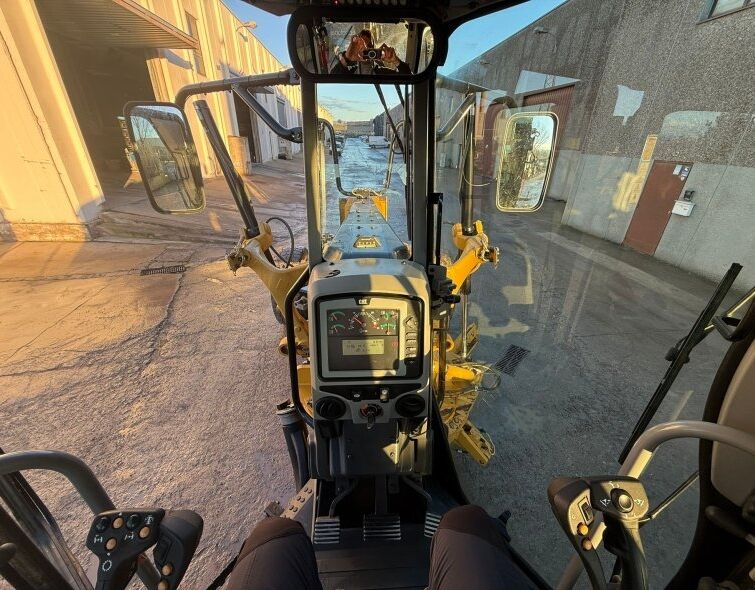 CATERPILLAR CATERPILLAR 12M3 AWD***IMMACULATE/REGISTERED***